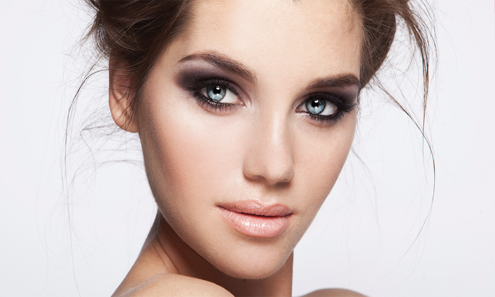 Experience the magic of flawless eye makeup application.