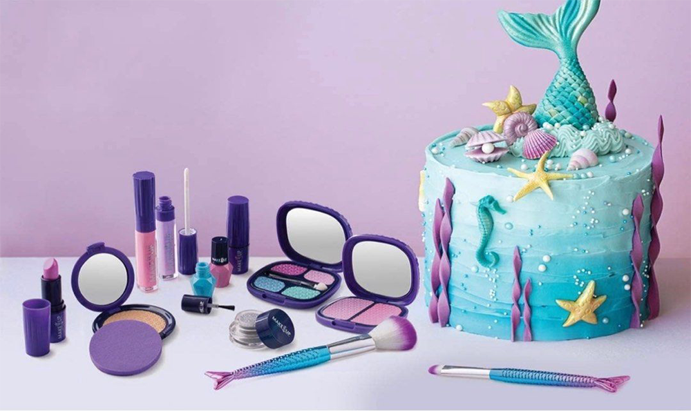 Make a splash with our Kids Mermaid Makeup Kit - Dive into a sea of creativity with dazzling colors and playful finishes!