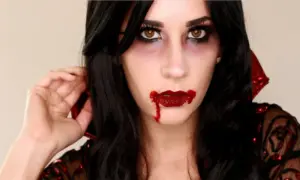 Transform into a creature of the night with our Scary Face Paint tutorial – your guide to a hauntingly beautiful Halloween makeover!