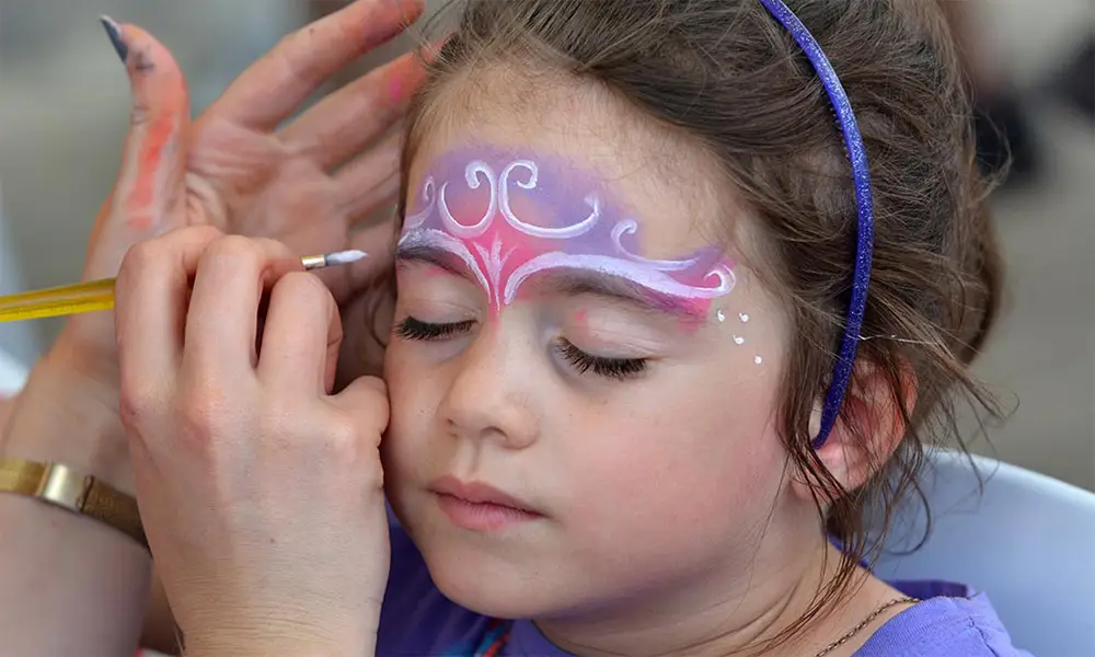 Fun and Safe Kids Face Paint: Explore Endless Possibilities.