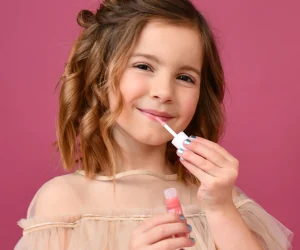 Radiant Smiles: Kids Lip Gloss Collection – A Palette of Playful Colors and Flavors!