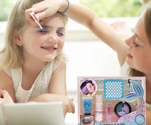 Colorful Kids MakeUp Accessories for Kids.